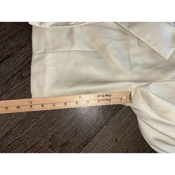 7 For All Mankind Medium Faux Leather Blazer and Short Set in a cream NEW - Picture 14 of 16